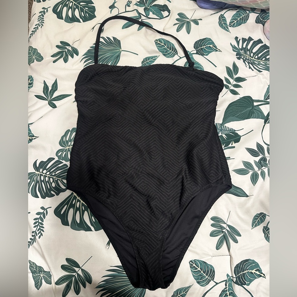 ONE PIECE SWIMSUIT